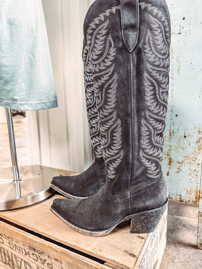Laramie StretchFit Western Boot - Ariat