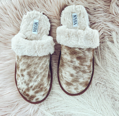 Hide Slippers - size 6 left